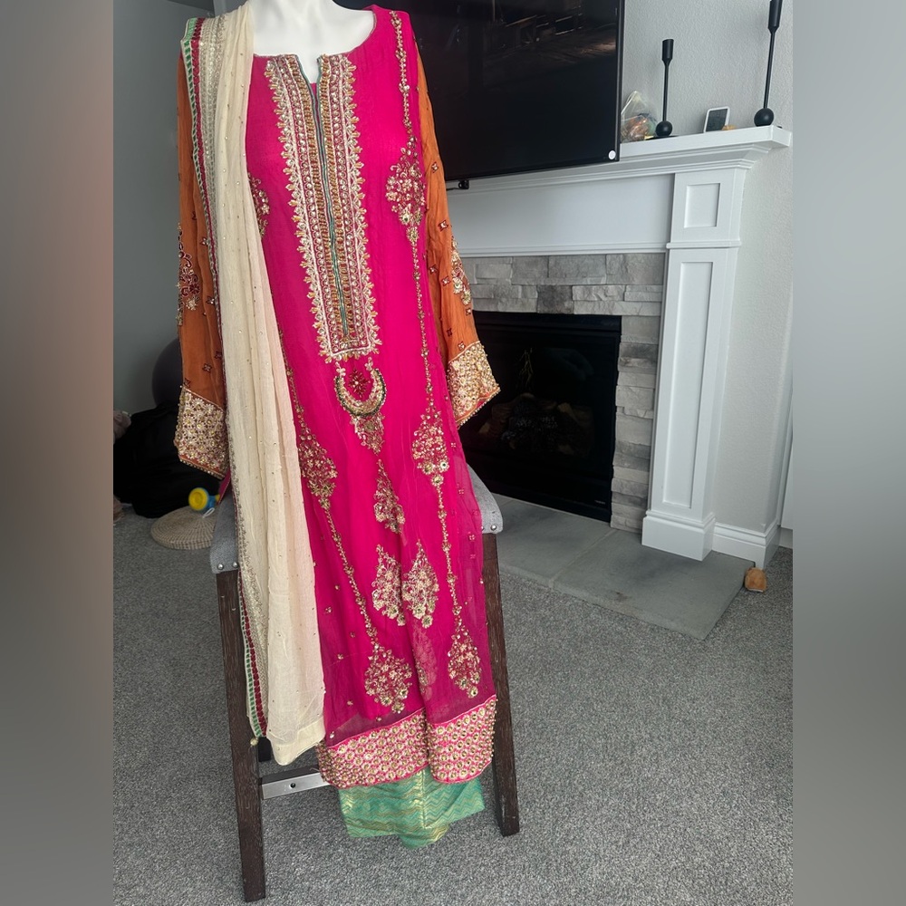 Brand new 3 piece Pakistani Indian suit